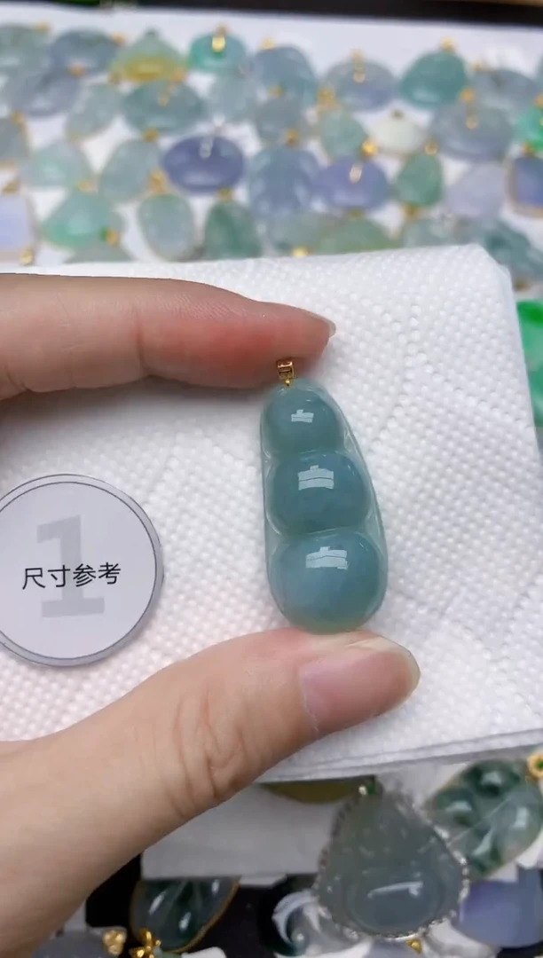 翡翠18K金镶嵌颈饰天然A货翡翠