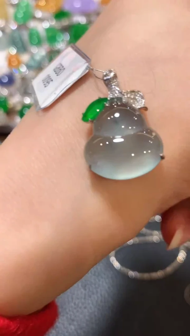 吊坠(不含链)18K金镶嵌翡翠m40