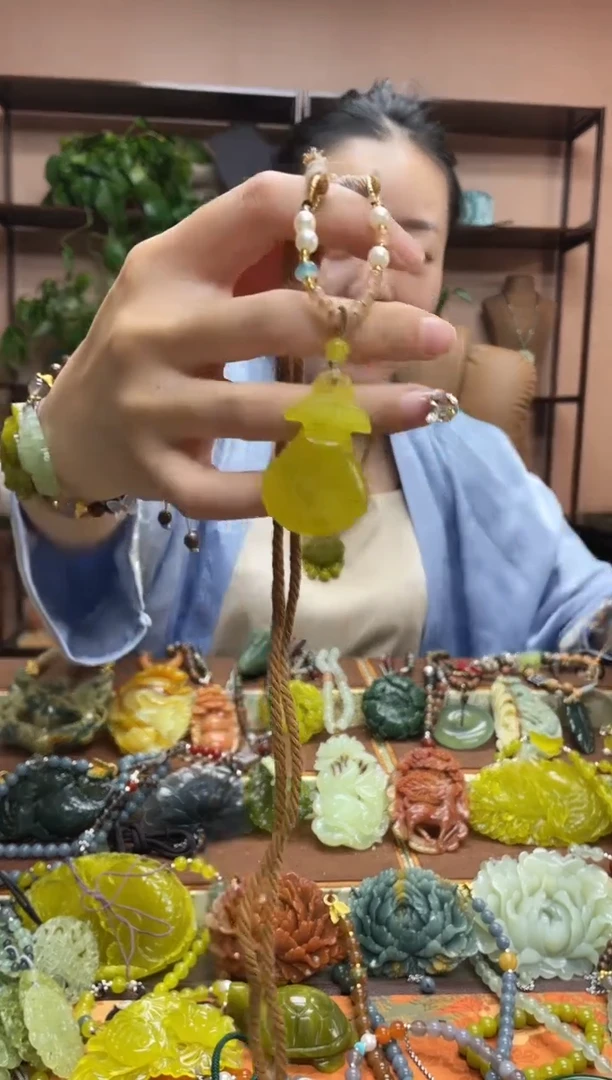 未镶嵌岫玉吊坠·1