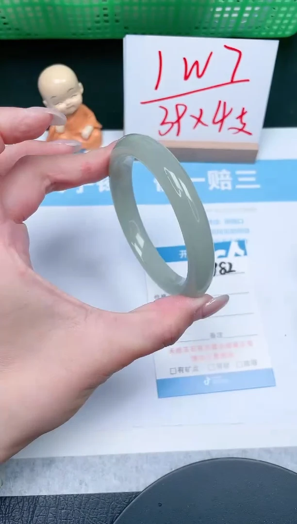 【闪购商品】石英质玉手镯未镶嵌382-59.3