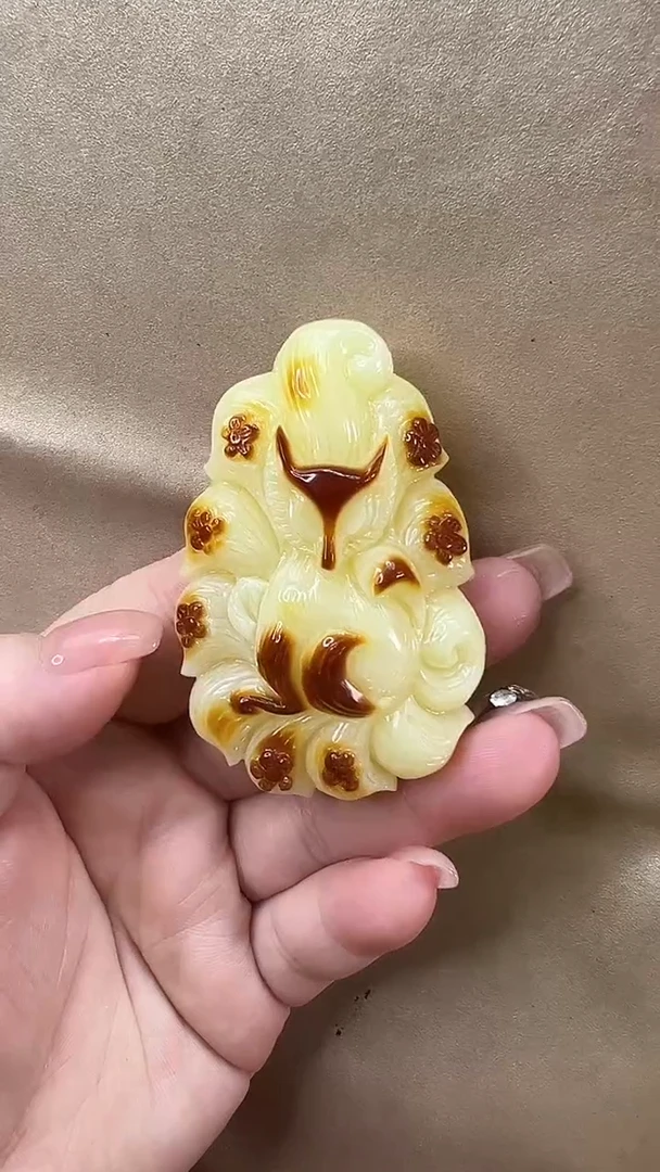 琥珀颈饰未镶嵌吊坠