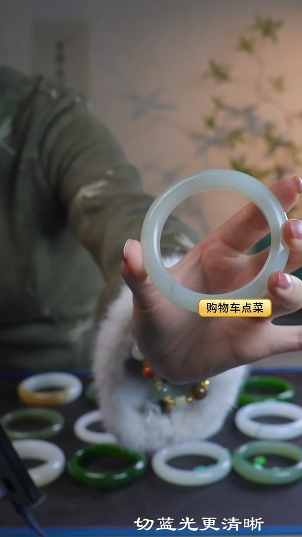 未镶嵌和田玉挂件烟紫手镯
