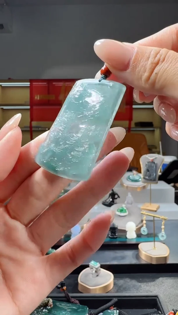 吊坠(不含链)未镶嵌翡翠山水牌