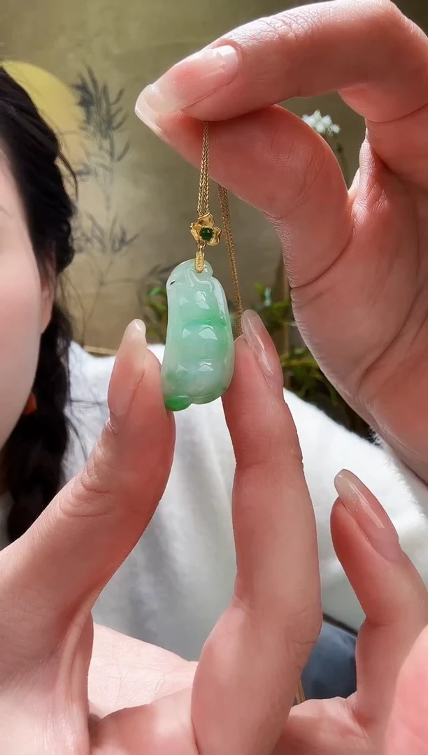 颈饰未镶嵌翡翠吊坠