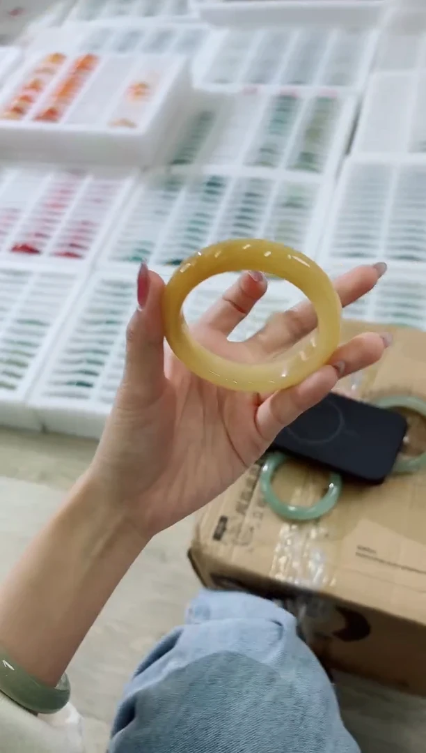 未镶嵌手镯石英质玉83-56HU