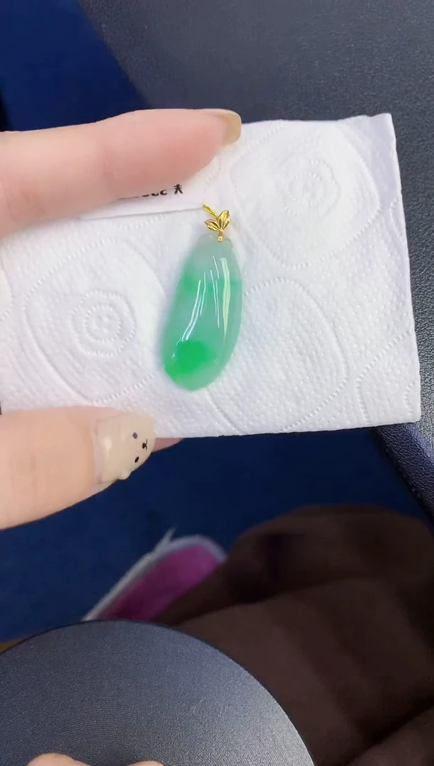 颈饰18K金镶嵌翡翠缅甸天然翡翠A货