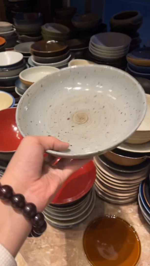 【闪购商品】瓷片61  微瑕灰麻点深盘1个