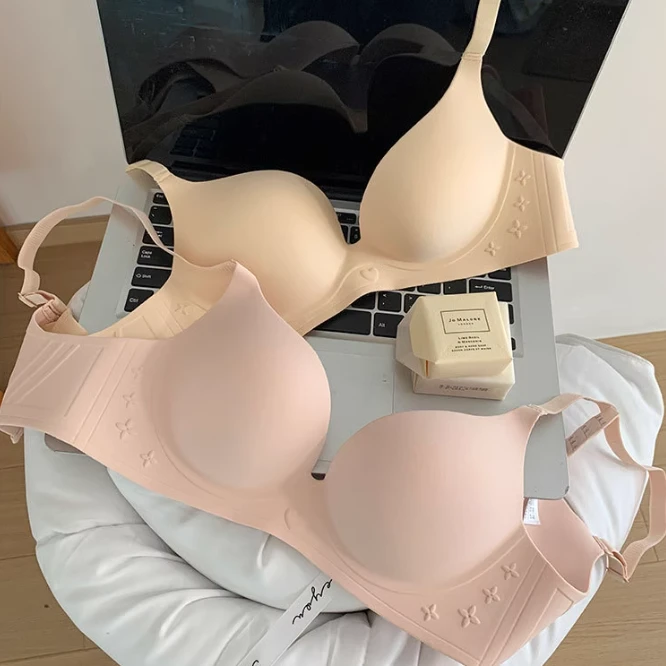 极简裸感立体爱心防下垂内衣女聚拢上托纯色舒适亲肤文胸罩新款Z