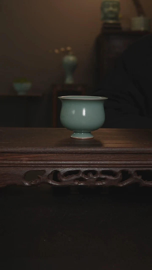 摆件瓷仿古手工高足玉兰杯