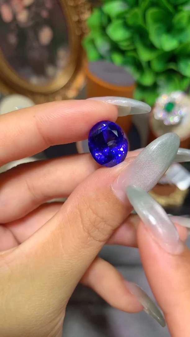 裸石未镶嵌坦桑石7.7CT