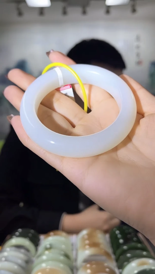 【闪购商品】和田玉手镯未镶嵌55圈口693