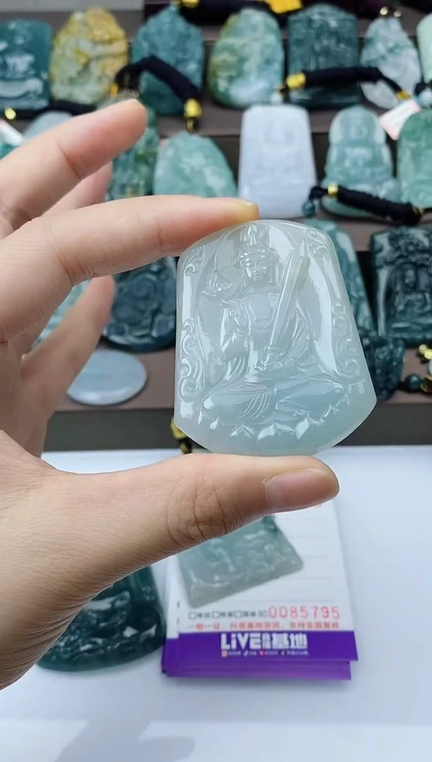 翡翠未镶嵌颈饰
