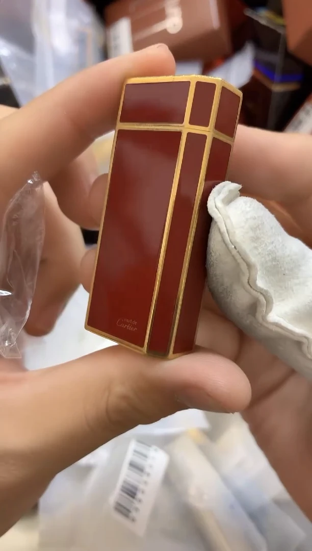 短卡五角红色打火机