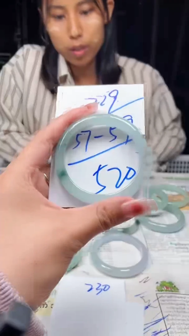 111111111手镯229
