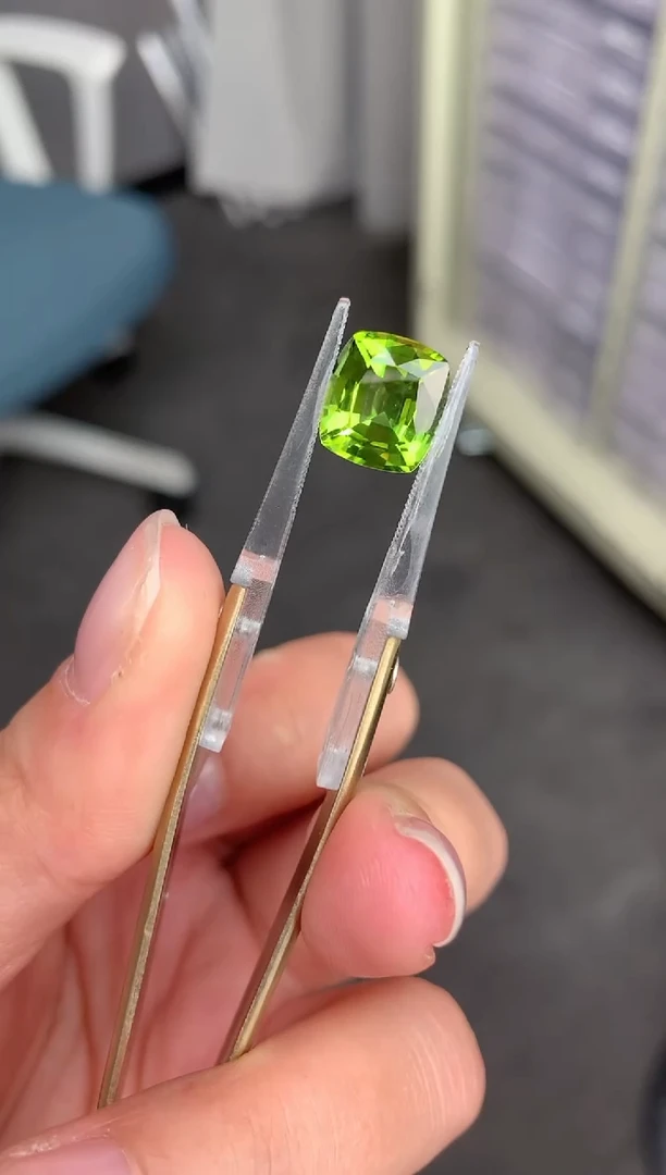 【闪购商品】橄榄石裸石未镶嵌5.2ct橄榄石