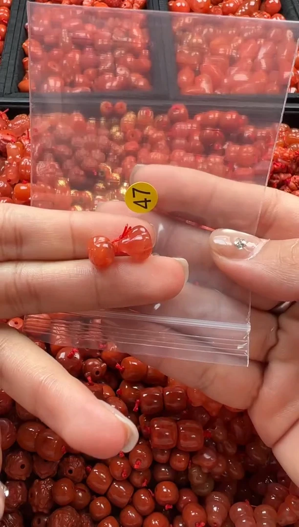 【闪购商品】南红玛瑙颈饰未镶嵌1