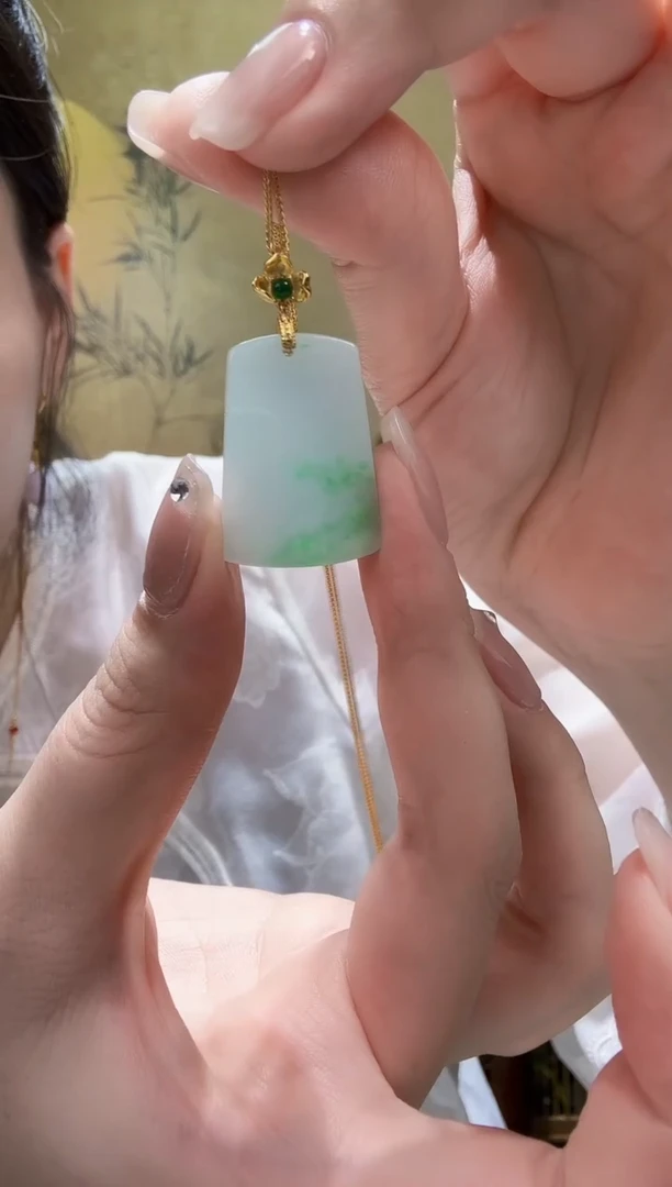 颈饰未镶嵌翡翠吊坠