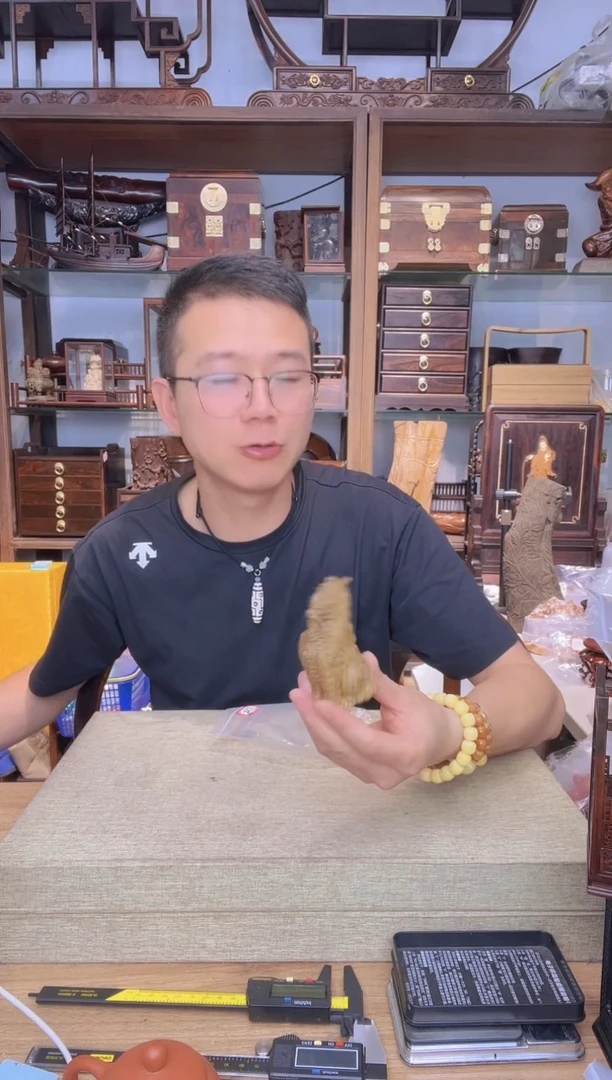 乌木类书架150绿檀麒麟摆件  瑕疵