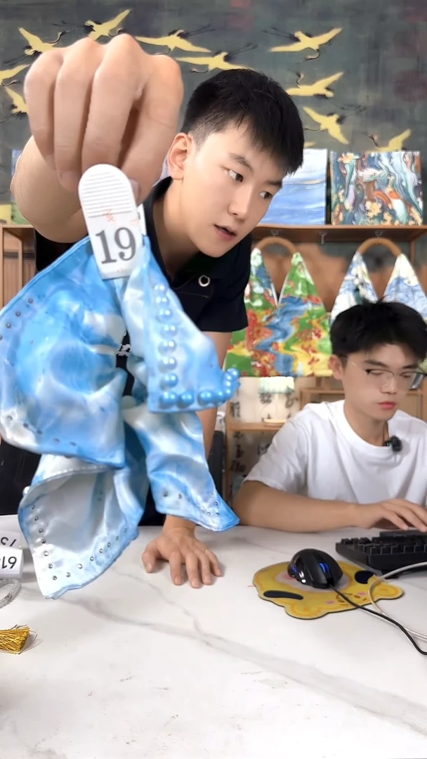 樱****子珍珠方巾  19