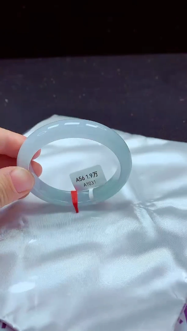 【闪购商品】翡翠手镯未镶嵌镯子56+