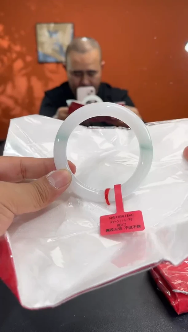 未镶嵌手镯翡翠5