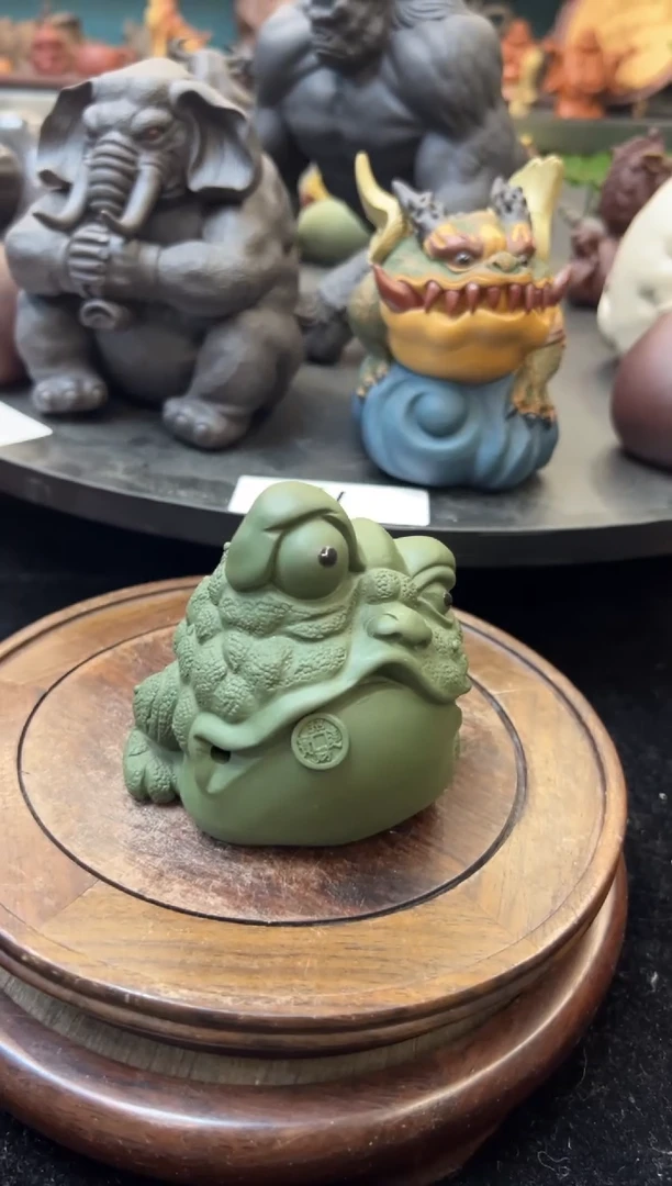 紫砂紫砂茶宠摆件绿段见钱眼开
