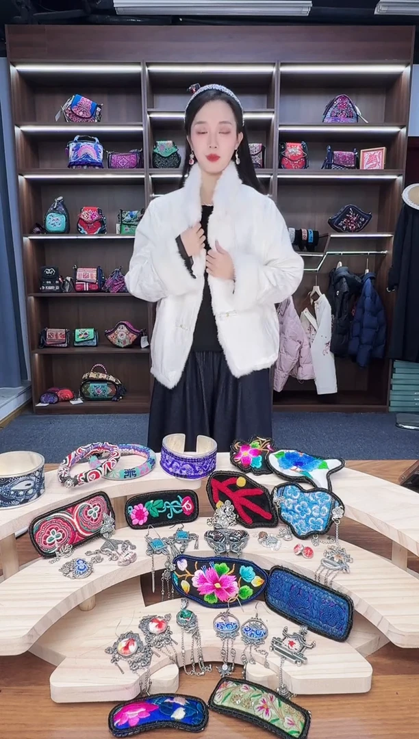 织绣A141蒙阿苏苗绣传承店