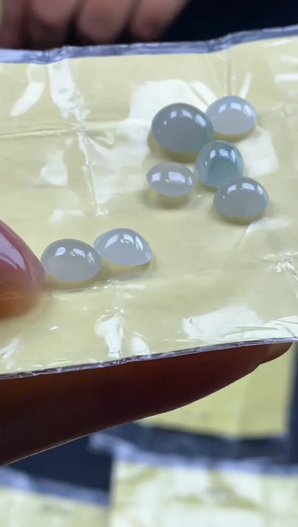 翡翠散珠未镶嵌天然翡翠裸石蛋面25