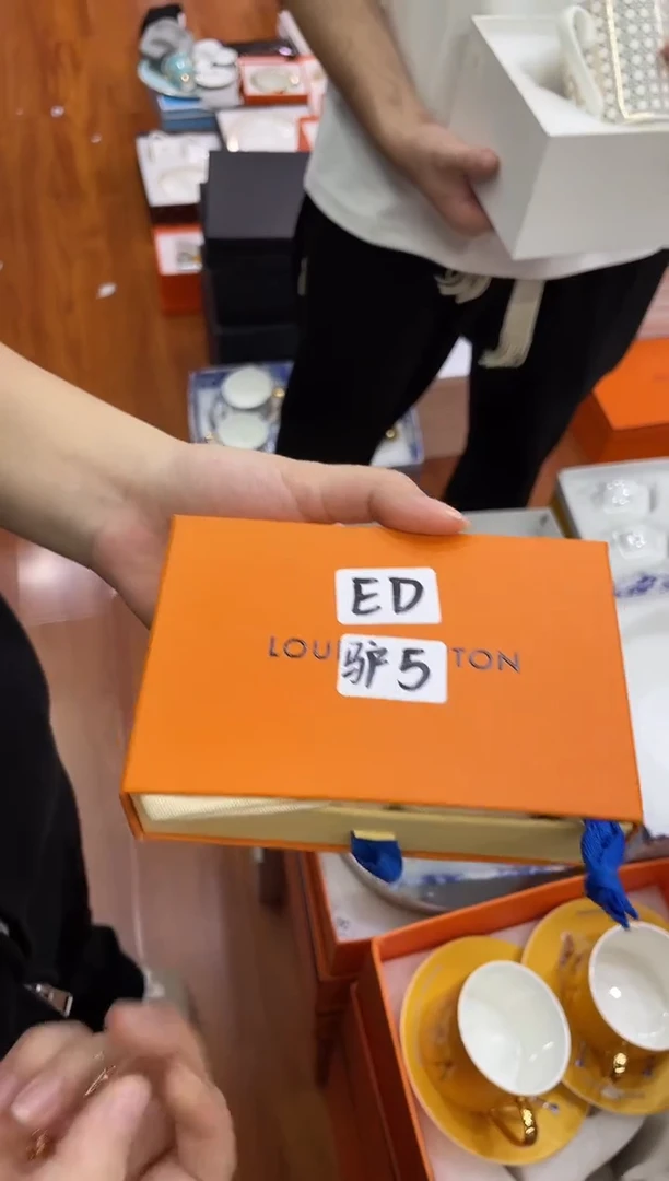 杯鸿辉家品牌瓷器，京东包邮！