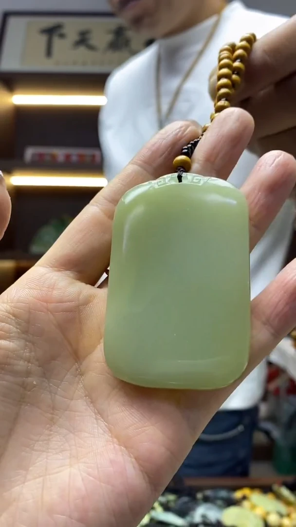 未镶嵌岫玉挂件