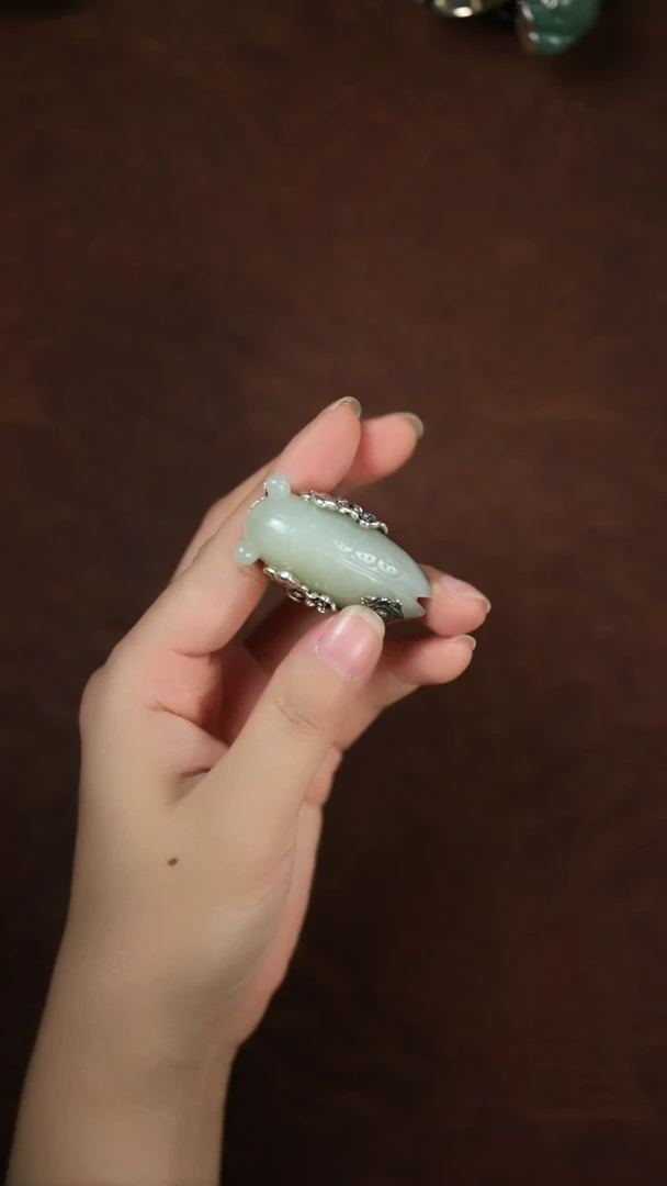 未镶嵌和田玉挂件闪购 知了