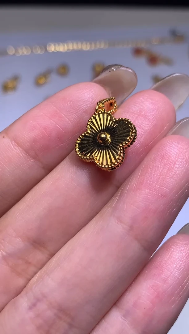 颈饰18K金多样性发其一