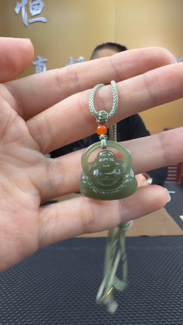 颈饰未镶嵌和田玉挂件