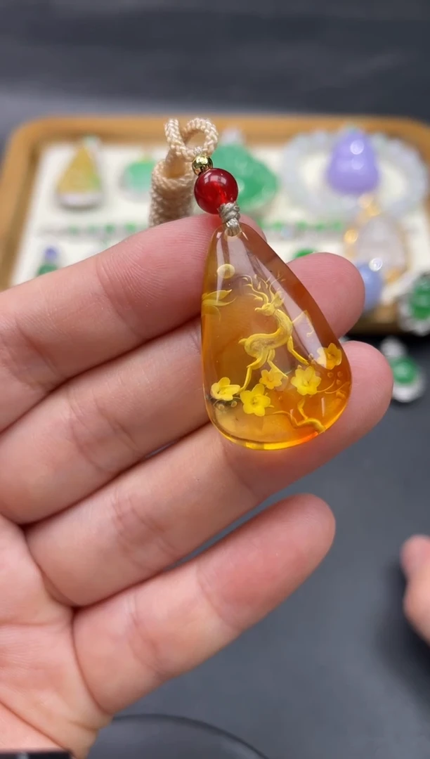 【闪购商品】琥珀裸石未镶嵌140........