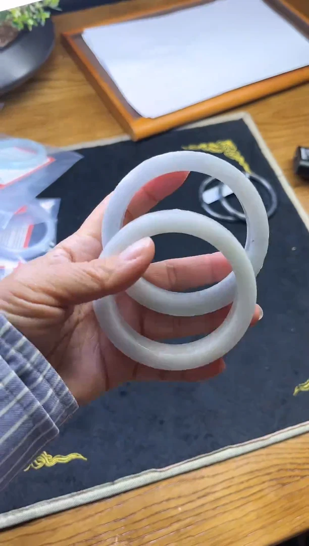 【闪购商品】定制翡翠正圈未镶嵌（多样性发货一件）