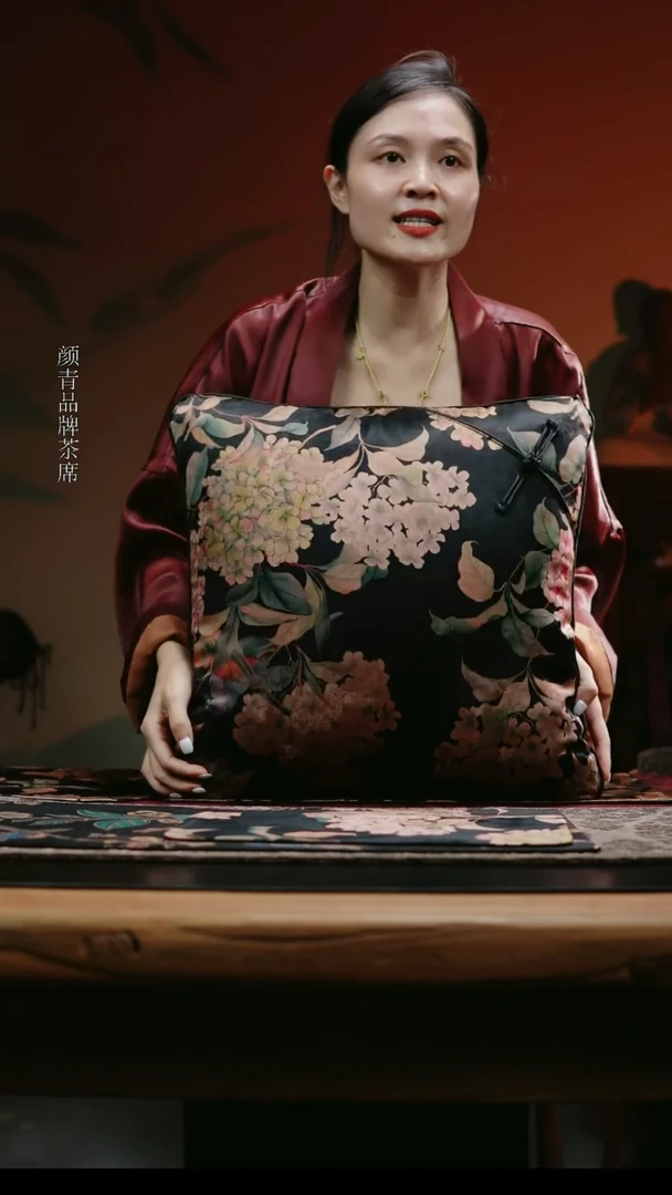 别具一阁布艺尺寸43抱枕