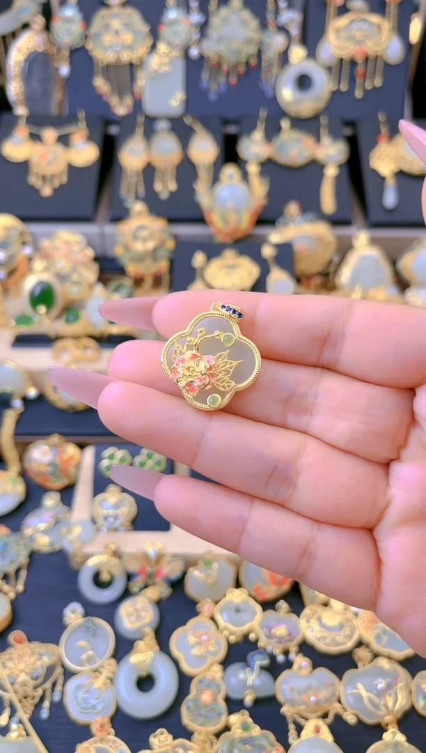 【闪购商品】和田玉吊坠银S925镀金镶嵌芙蓉四叶草吊坠
