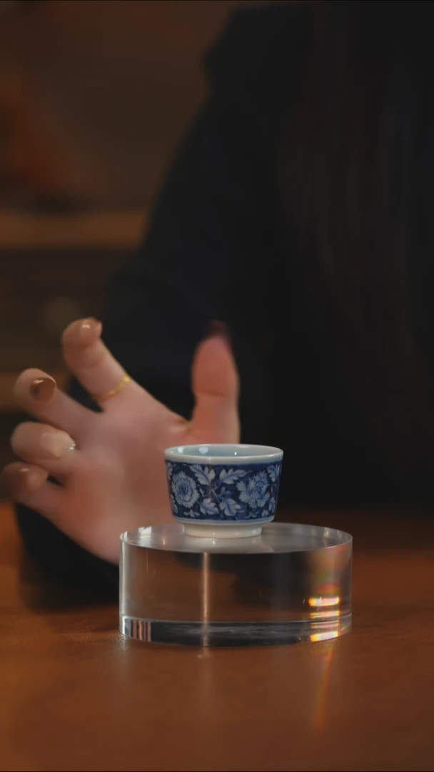 元青花牡丹小容天杯