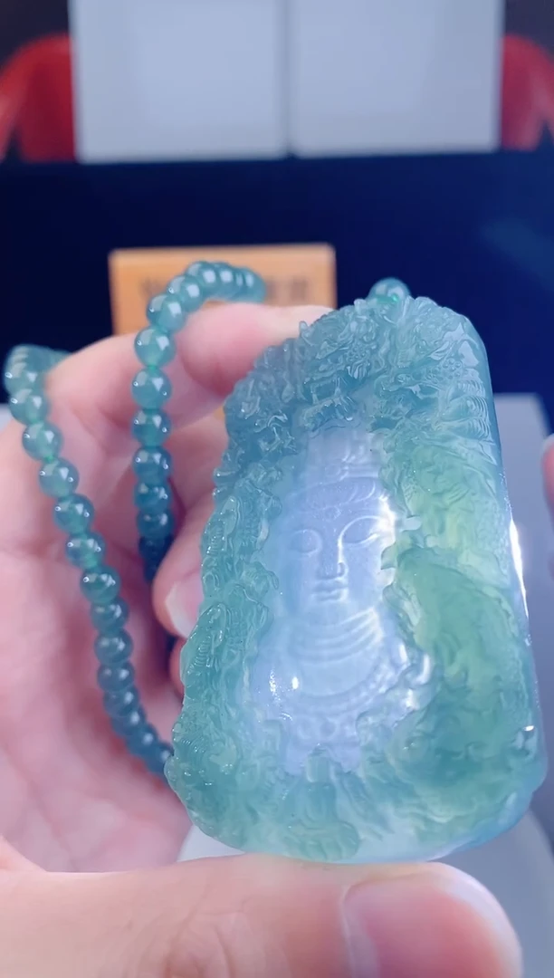 颈饰未镶嵌翡翠