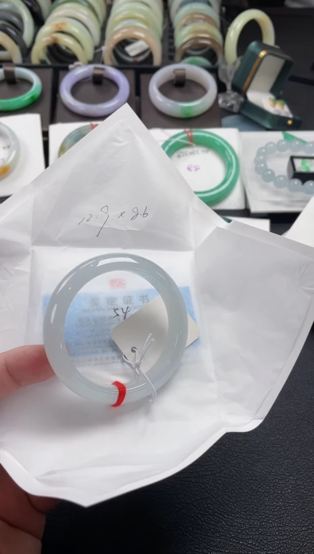 【闪购商品】翡翠手镯未镶嵌54正圈