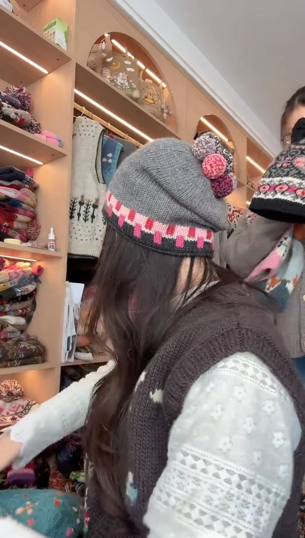 羊毛美利奴灰色八球堆堆帽