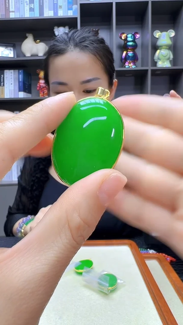 翡翠14K金镶嵌颈饰丹丹翡翠