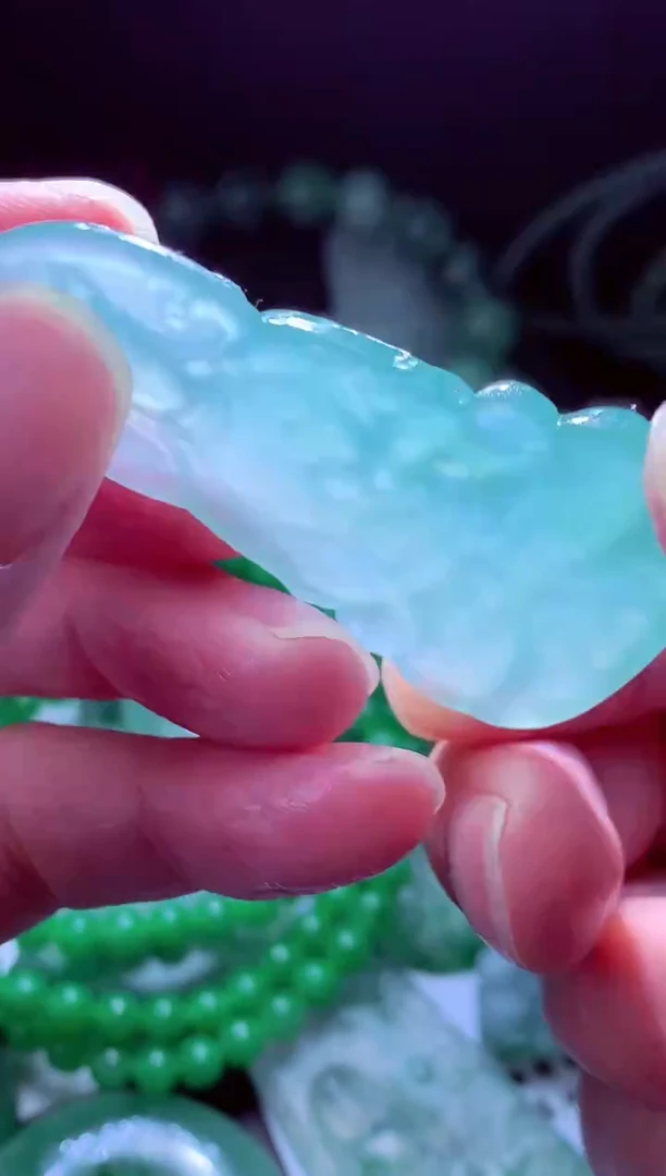 未镶嵌定制翡翠娜****?翡翠毛货定制