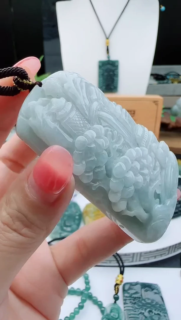 【闪购商品】翡翠颈饰未镶嵌111111111