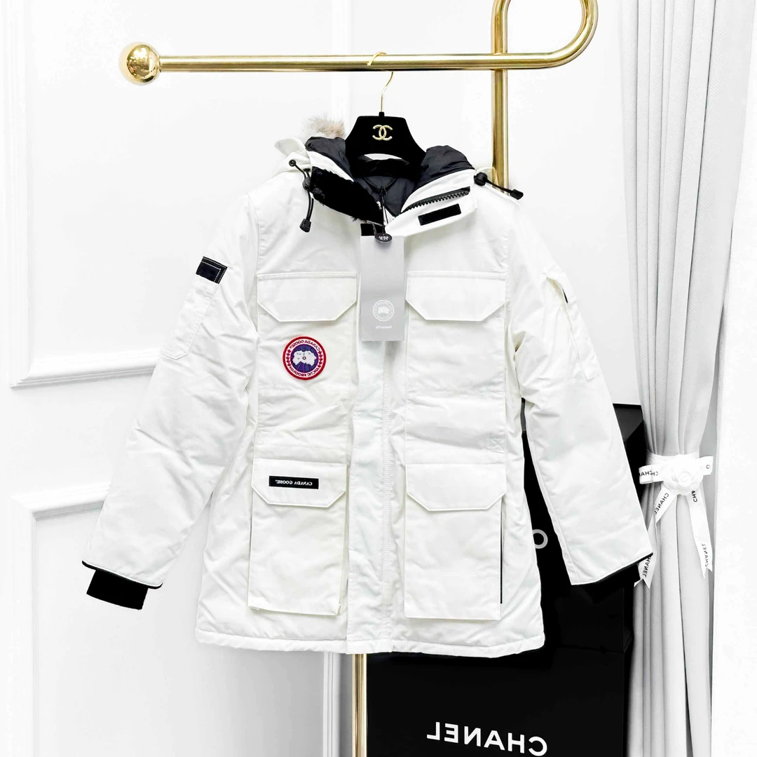 99新 加拿大鹅 S码 白色 长袖 连帽毛边 羽绒服外套