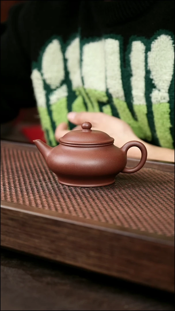 茶壶紫砂紫泥孟成水平