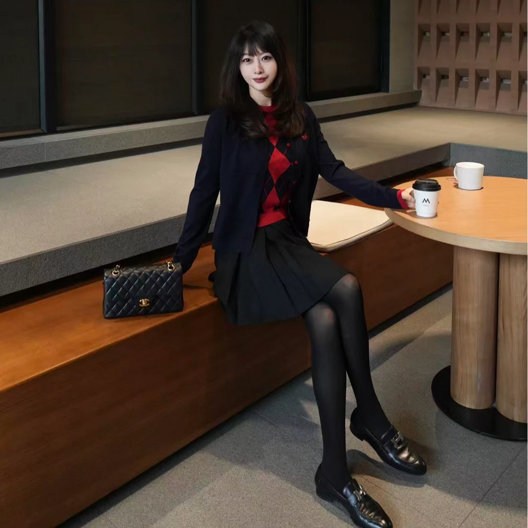 2026秋冬新款韩系气质藏青色假两件针织开衫黑色百褶半身裙两件套