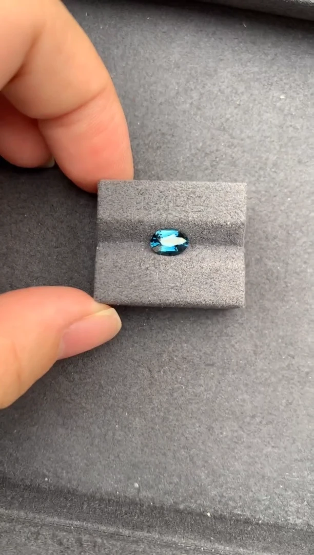 裸石彩色蓝宝石1.2ct绿蓝宝 定制  GE