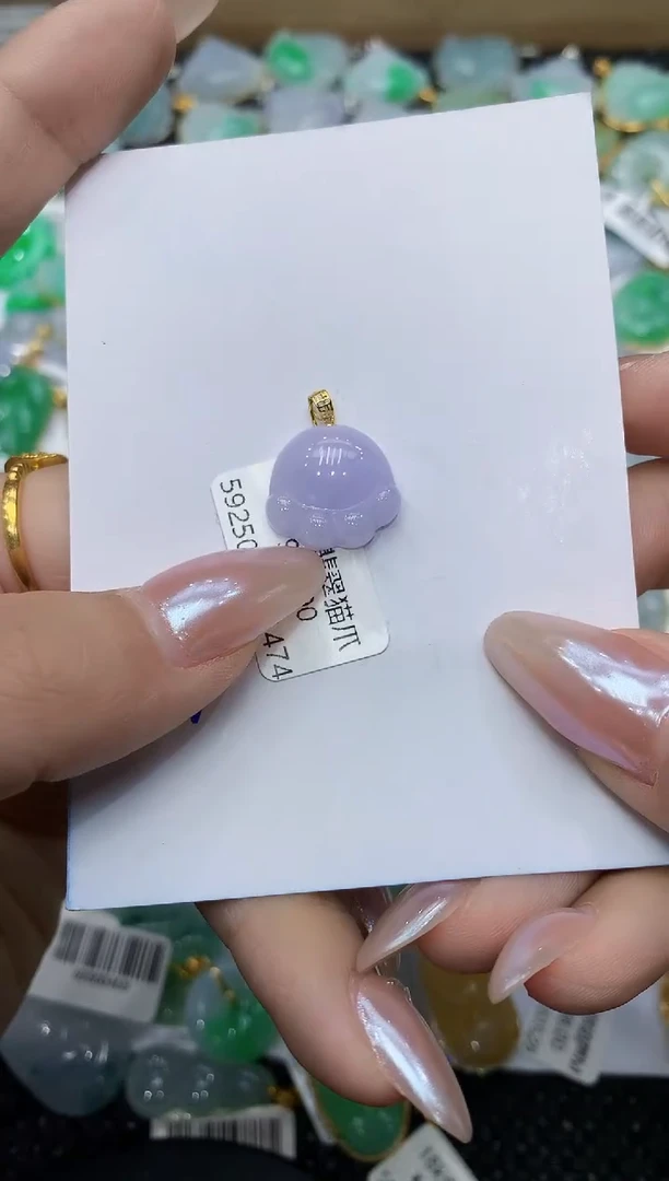 翡翠18K金镶嵌颈饰111111111111