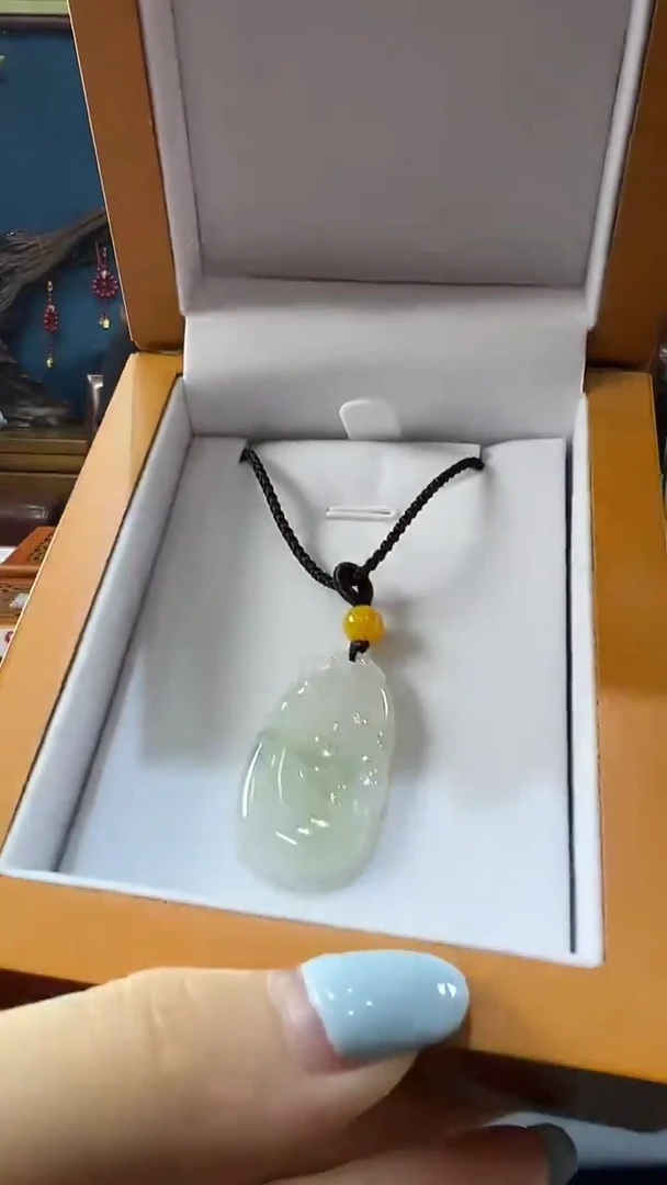翡翠未镶嵌吊坠(不含链)如意